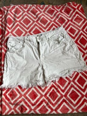 Women's Off White Frayed Hem Denim Shorts